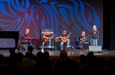 Workshopband High 5 mit Ida Klarmann, Nora Klarmann, Laurin Büchel, Magnus Siebenbrunner und Valentina Egger unter der Leitung von Bernhard Schaunig, 2. Preis Ensemble AG B