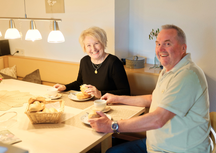 Frische Brötchen für pflegende Angehörige